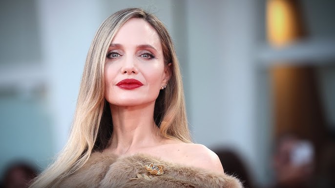 Angelina Jolie plans to leave Hollywood